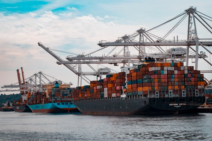 Global logistics network